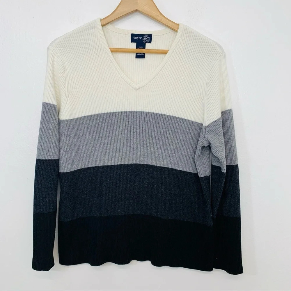 Vintage Ribbed Knit V Neck Sweater Woman‎ 18/20 V Neck Gray Cream Color Block